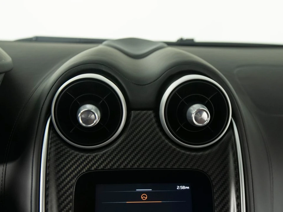2027 McLaren GT - Image 17 of 31