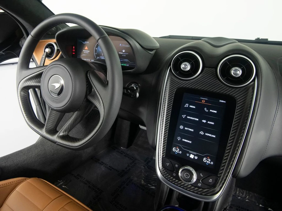 2027 McLaren GT - Image 24 of 31