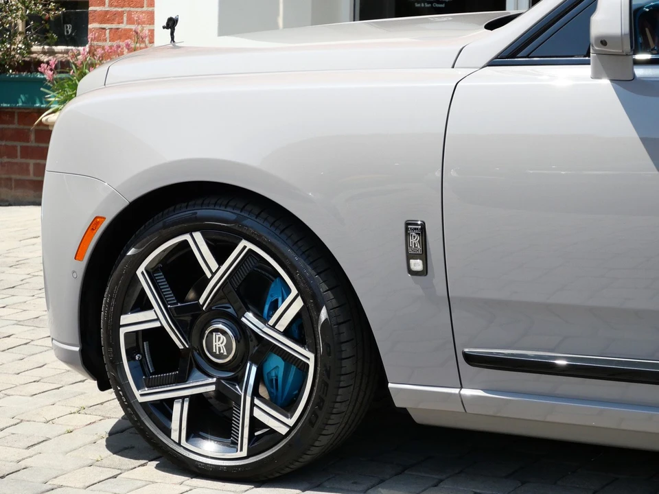 2027 Rolls-Royce Cullinan Black Badge - Image 12 of 31