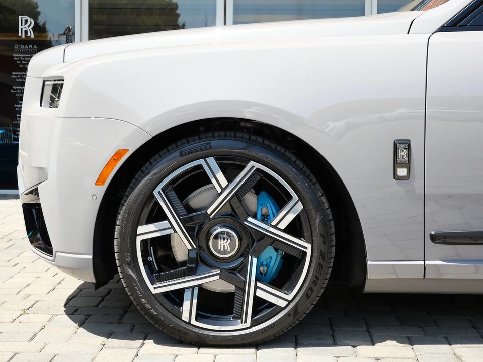 2027 Rolls-Royce Cullinan Black Badge - Image 11 of 31