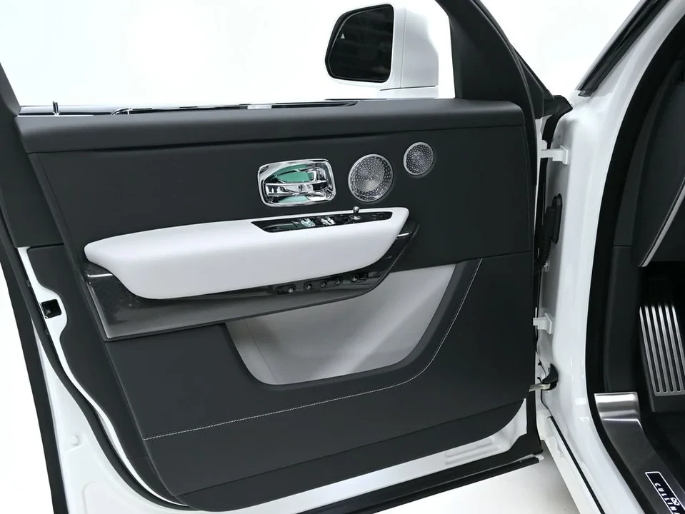 2027 Rolls-Royce Cullinan Black Badge - Image 26 of 31