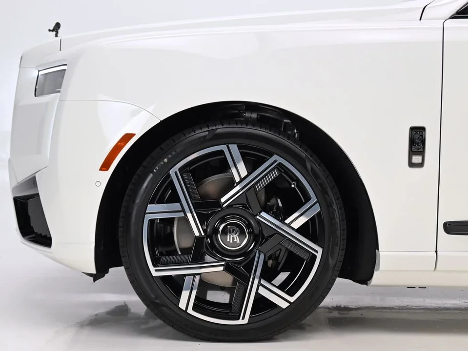 2027 Rolls-Royce Cullinan Black Badge - Image 5 of 31