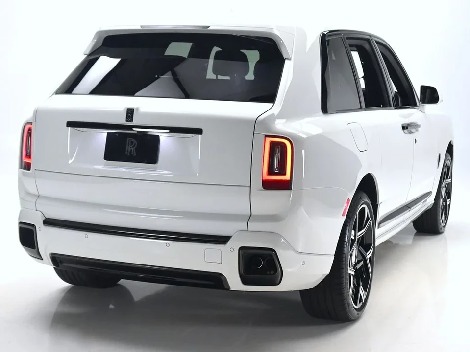 2027 Rolls-Royce Cullinan Black Badge - Image 2 of 31