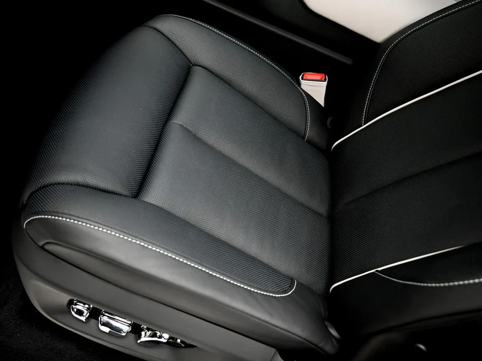 2027 Rolls-Royce Cullinan Black Badge - Image 24 of 31
