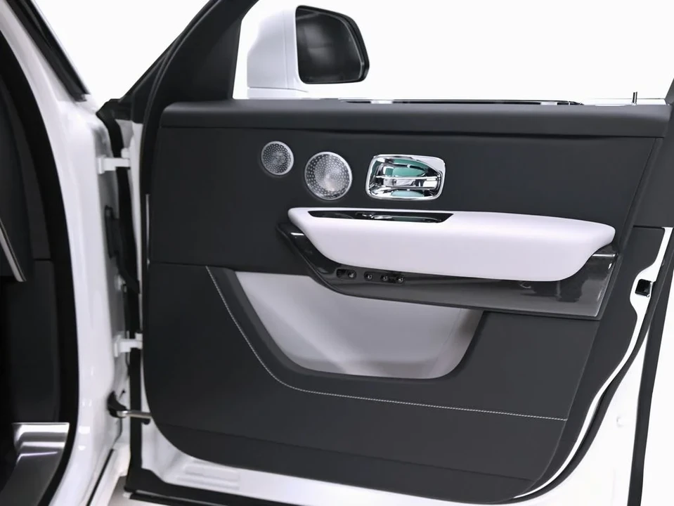 2027 Rolls-Royce Cullinan Black Badge - Image 27 of 31