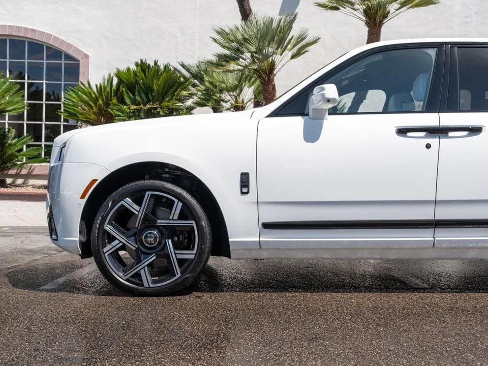 2027 Rolls-Royce Cullinan Black Badge - Image 12 of 31