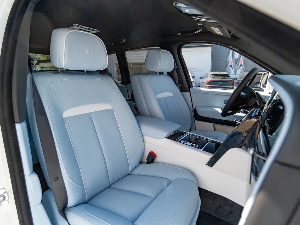 2027 Rolls-Royce Cullinan Black Badge - Image 17 of 31