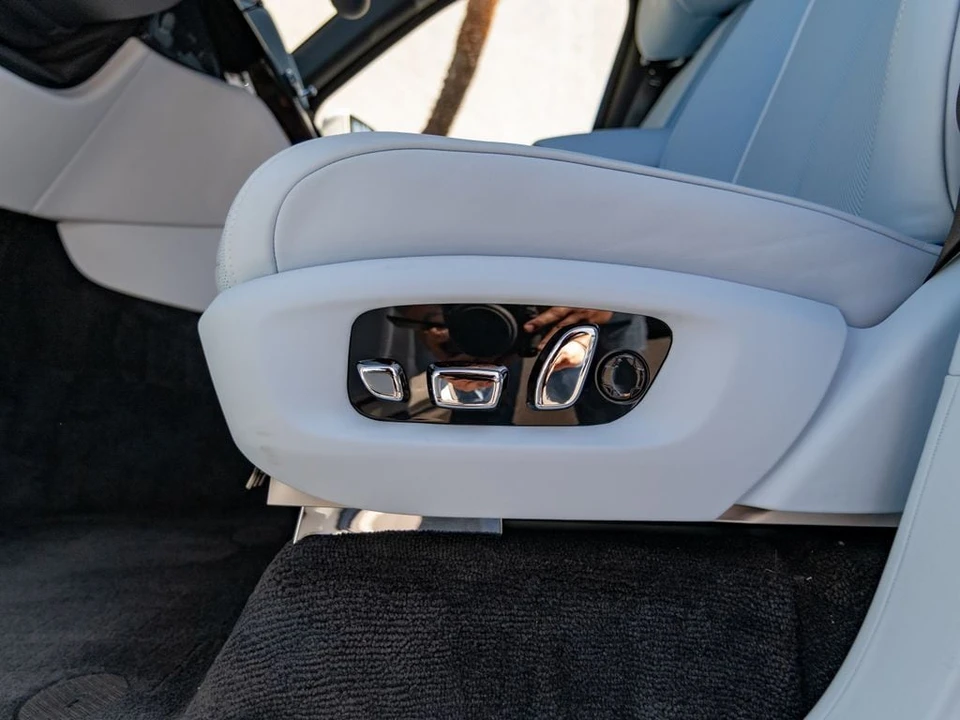 2027 Rolls-Royce Cullinan Black Badge - Image 26 of 31