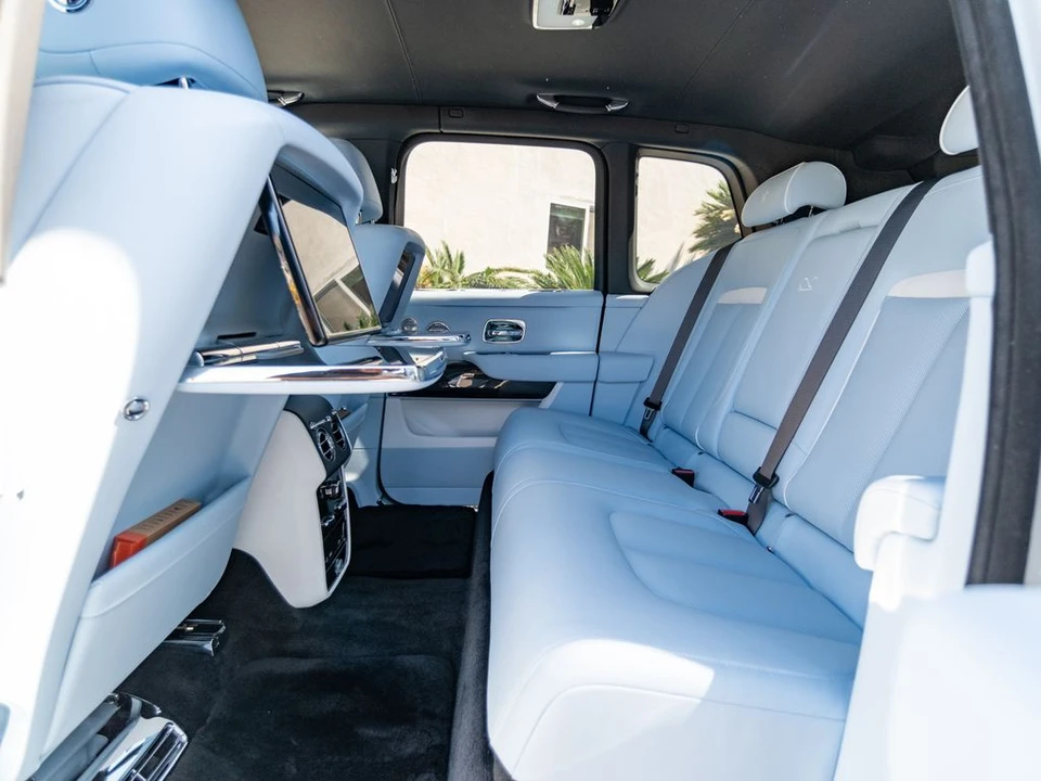 2027 Rolls-Royce Cullinan Black Badge - Image 28 of 31