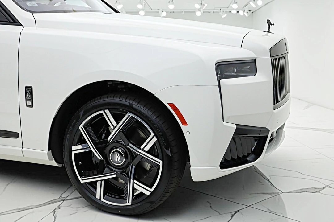 2027 Rolls-Royce Cullinan Black Badge - Image 18 of 31