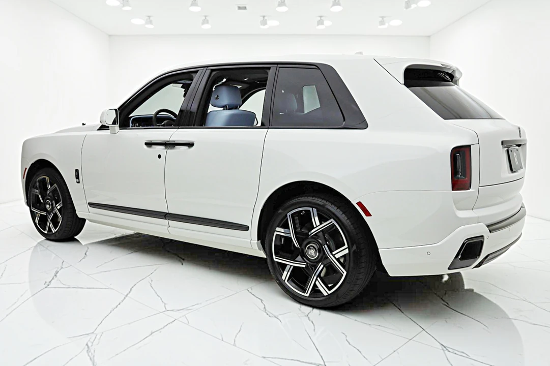 2027 Rolls-Royce Cullinan Black Badge - Image 8 of 31