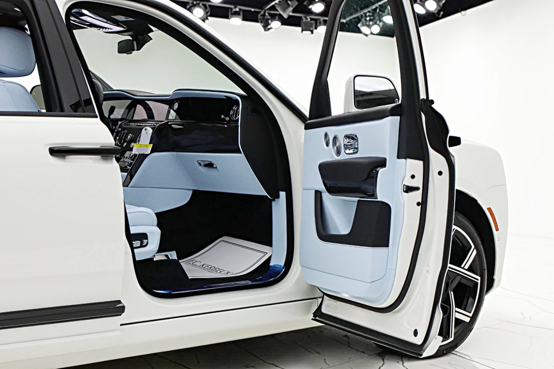 2027 Rolls-Royce Cullinan Black Badge - Image 13 of 31
