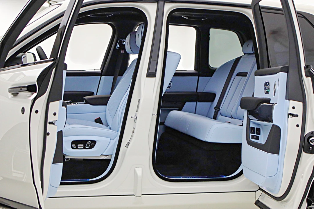 2027 Rolls-Royce Cullinan Black Badge - Image 5 of 31