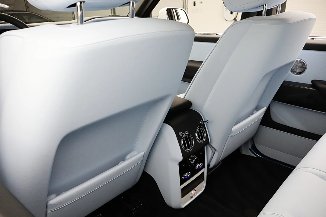 2027 Rolls-Royce Cullinan Black Badge - Image 28 of 31