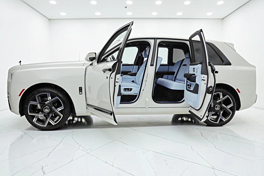 2027 Rolls-Royce Cullinan Black Badge - Image 4 of 31