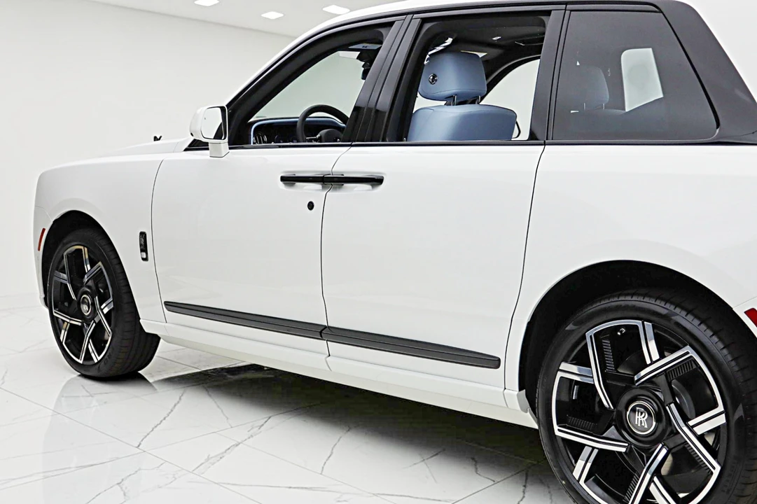 2027 Rolls-Royce Cullinan Black Badge - Image 7 of 31