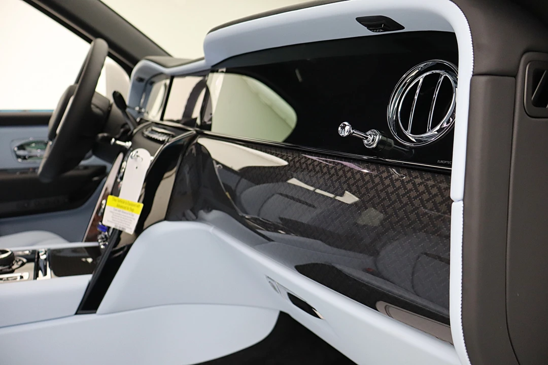 2027 Rolls-Royce Cullinan Black Badge - Image 30 of 31