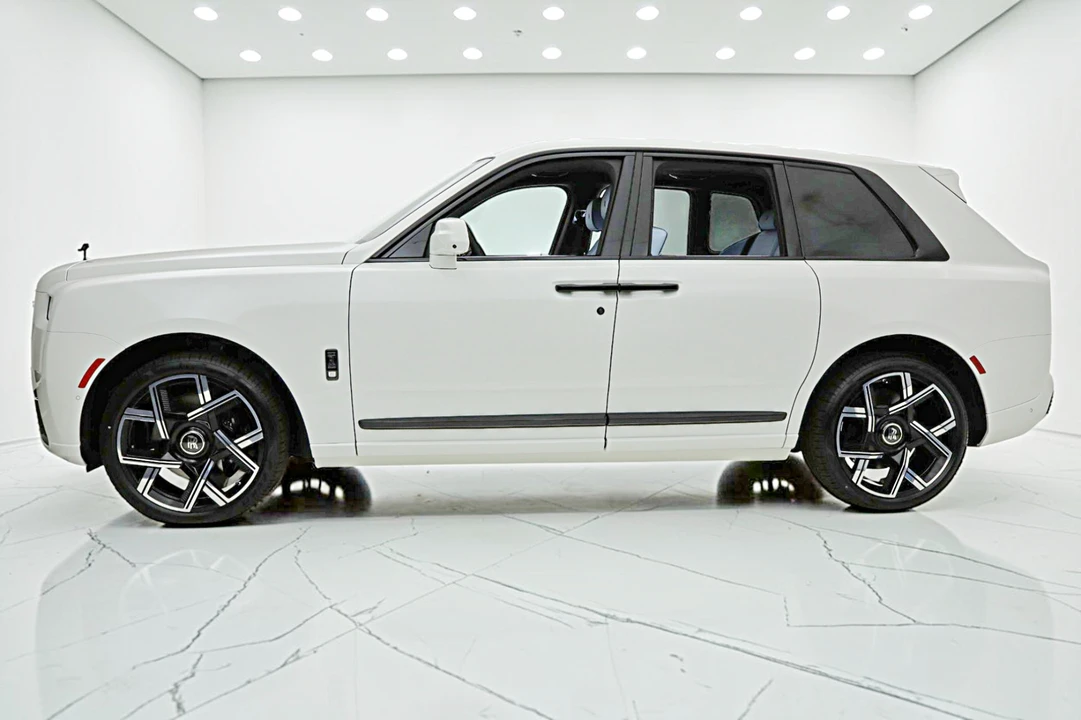 2027 Rolls-Royce Cullinan Black Badge - Image 3 of 31