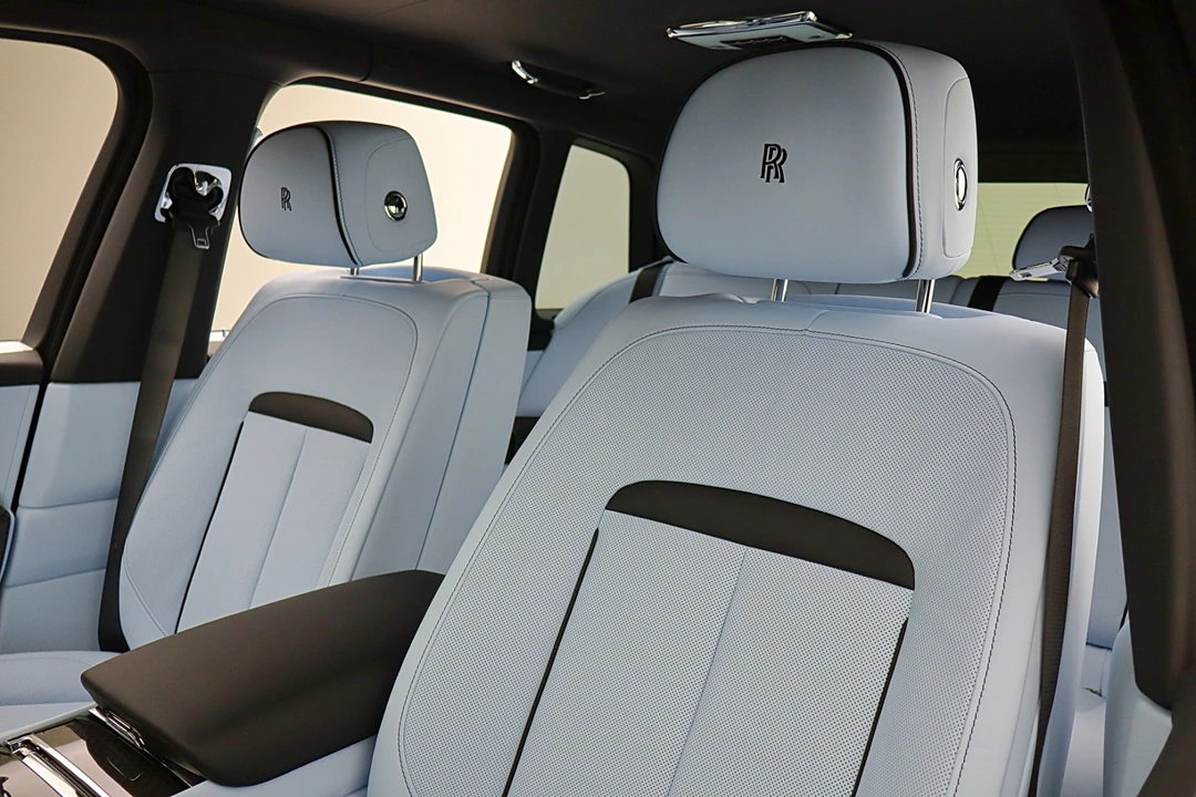 2027 Rolls-Royce Cullinan Black Badge - Image 25 of 31