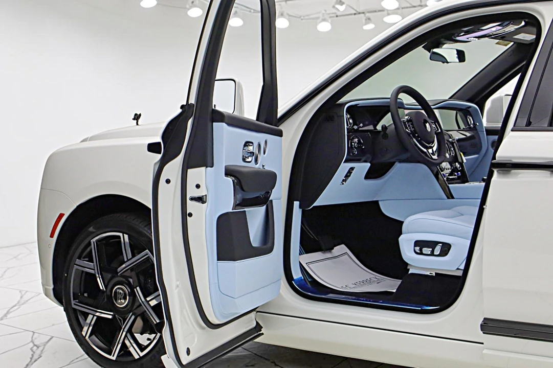 2027 Rolls-Royce Cullinan Black Badge - Image 6 of 31