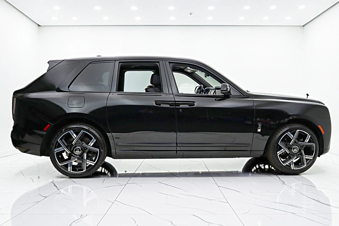 2027 Rolls-Royce Cullinan Black Badge - Image 15 of 31