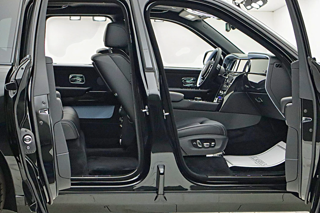 2027 Rolls-Royce Cullinan Black Badge - Image 12 of 31