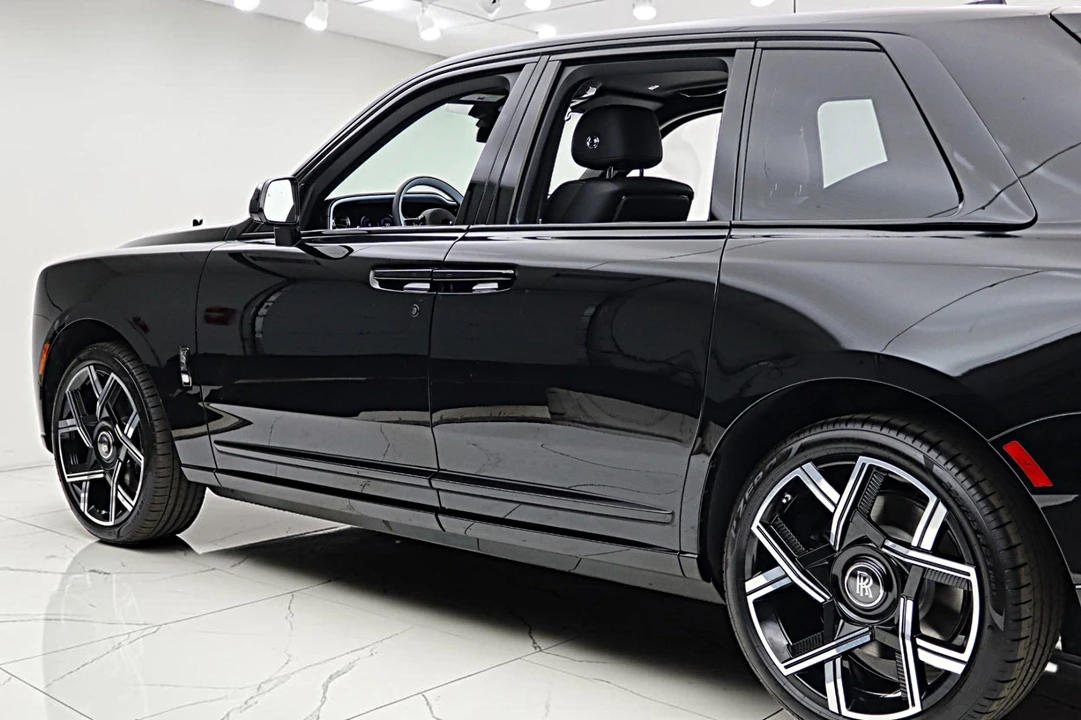2027 Rolls-Royce Cullinan Black Badge - Image 7 of 31
