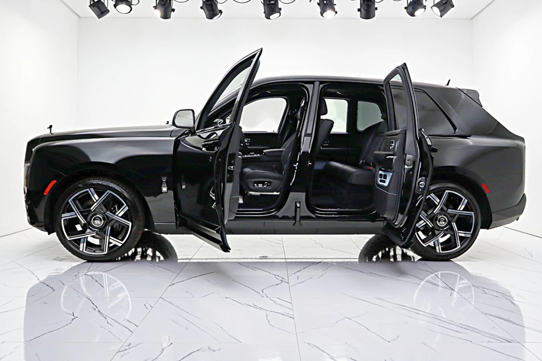 2027 Rolls-Royce Cullinan Black Badge - Image 4 of 31