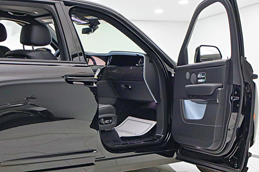 2027 Rolls-Royce Cullinan Black Badge - Image 11 of 31