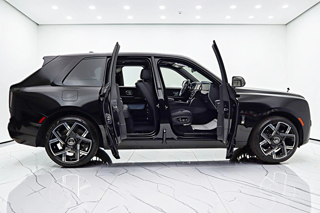 2027 Rolls-Royce Cullinan Black Badge - Image 14 of 31