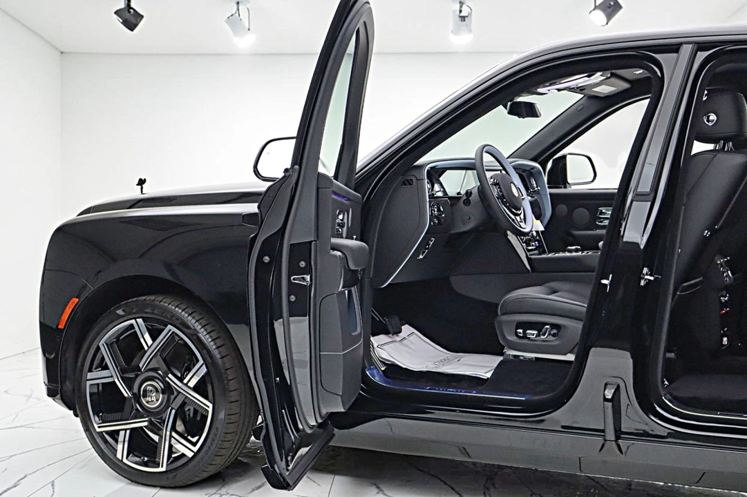 2027 Rolls-Royce Cullinan Black Badge - Image 6 of 31