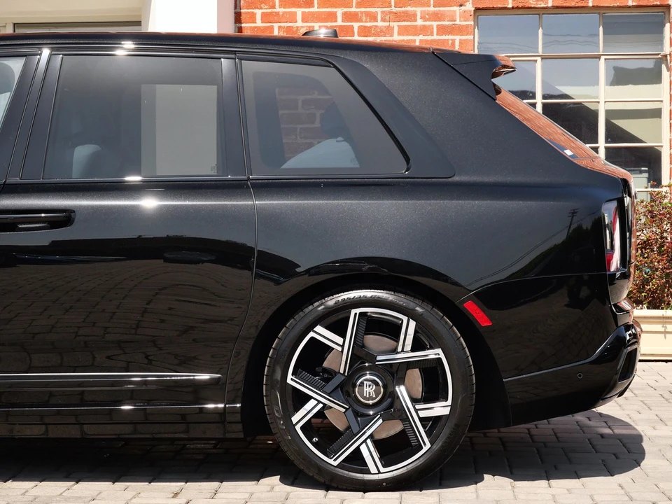 2027 Rolls-Royce Cullinan Black Badge - Image 22 of 31