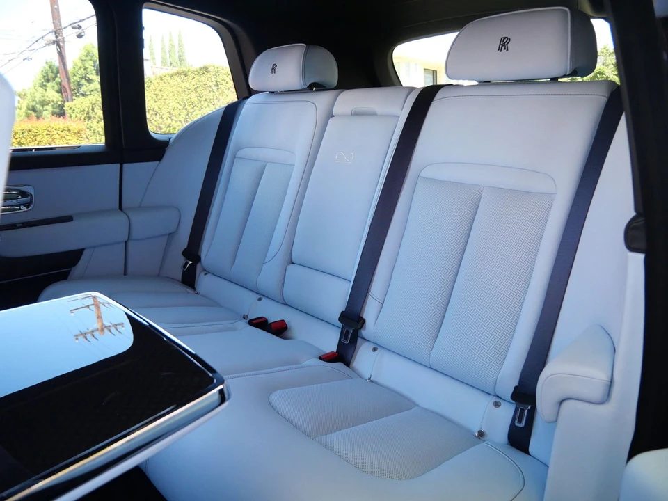 2027 Rolls-Royce Cullinan Black Badge - Image 8 of 31