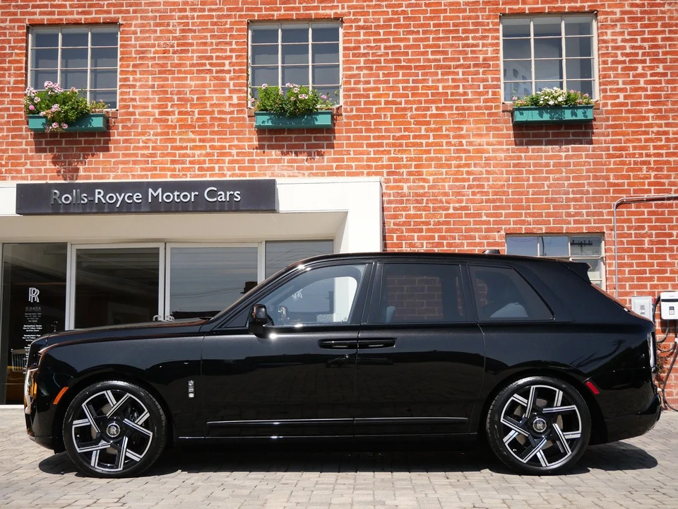 2027 Rolls-Royce Cullinan Black Badge - Image 3 of 31