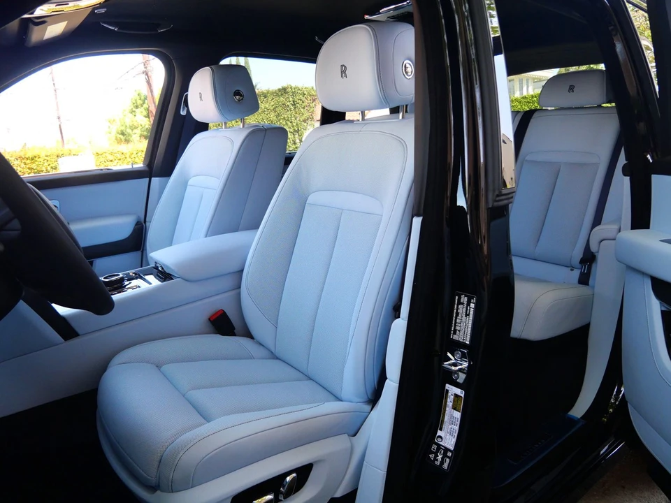 2027 Rolls-Royce Cullinan Black Badge - Image 26 of 31