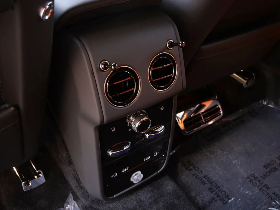 2027 Rolls-Royce Cullinan Black Badge - Image 26 of 31