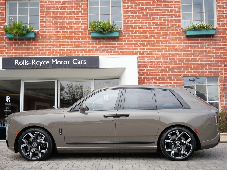 2027 Rolls-Royce Cullinan Black Badge - Image 3 of 31