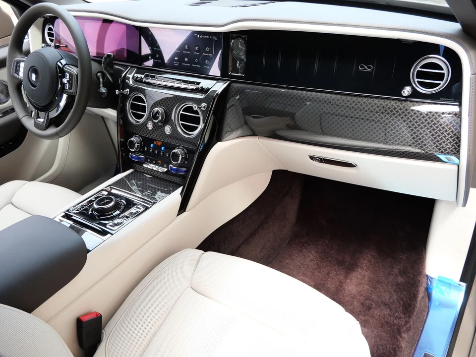 2027 Rolls-Royce Cullinan Black Badge - Image 18 of 31