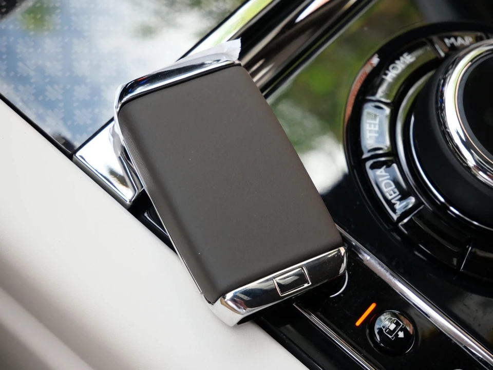 2027 Rolls-Royce Cullinan Black Badge - Image 15 of 31