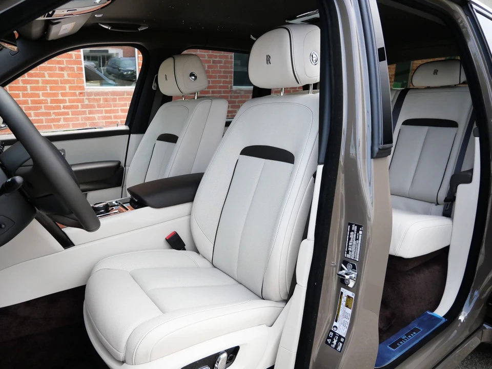 2027 Rolls-Royce Cullinan Black Badge - Image 26 of 31