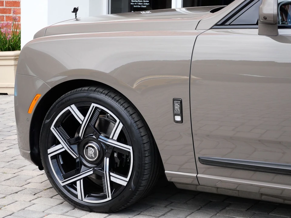 2027 Rolls-Royce Cullinan Black Badge - Image 13 of 31