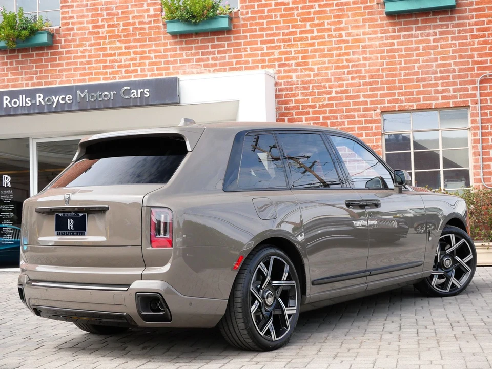 2027 Rolls-Royce Cullinan Black Badge - Image 2 of 31
