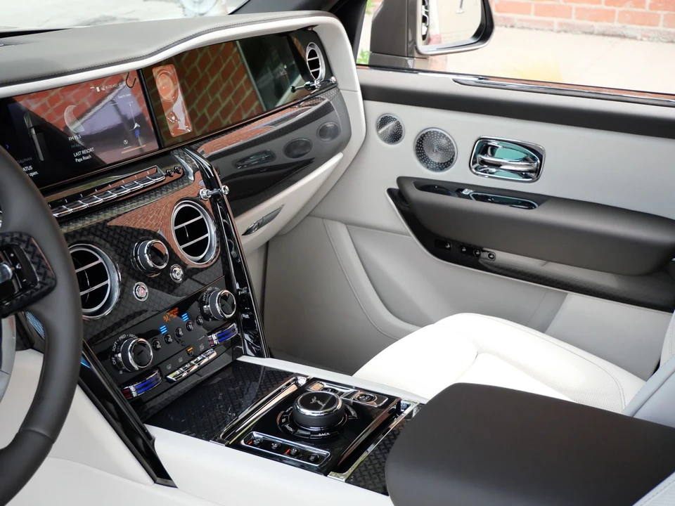 2027 Rolls-Royce Cullinan Black Badge - Image 24 of 31