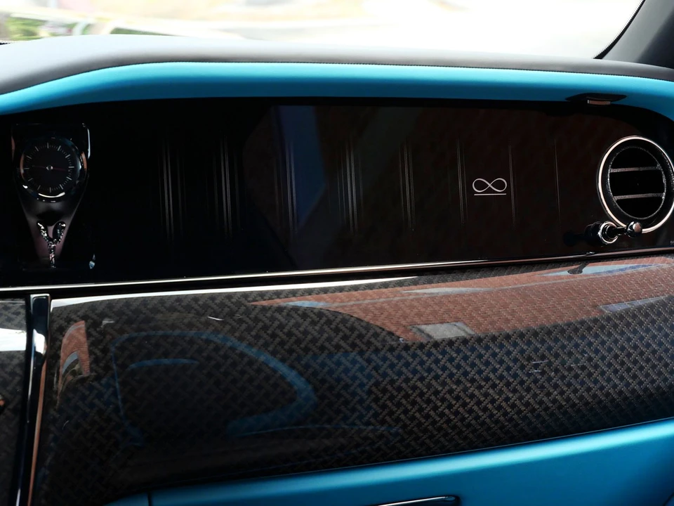 2027 Rolls-Royce Cullinan Black Badge - Image 28 of 31