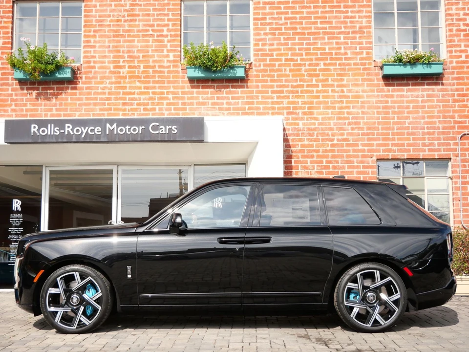 2027 Rolls-Royce Cullinan Black Badge - Image 3 of 31