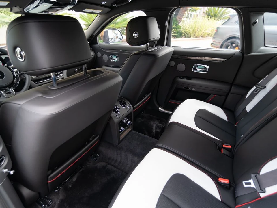 2027 Rolls-Royce Ghost Black Badge 2nd Gen - Image 29 of 31