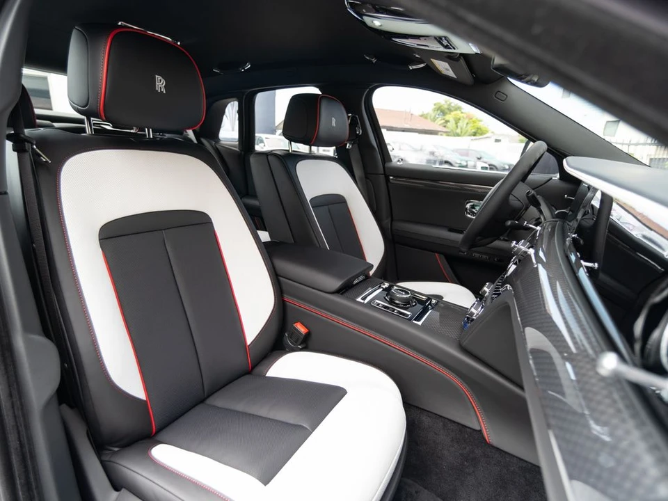2027 Rolls-Royce Ghost Black Badge 2nd Gen - Image 18 of 31