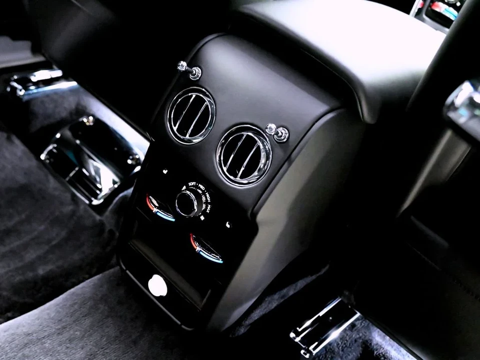 2027 Rolls-Royce Cullinan - Image 24 of 31