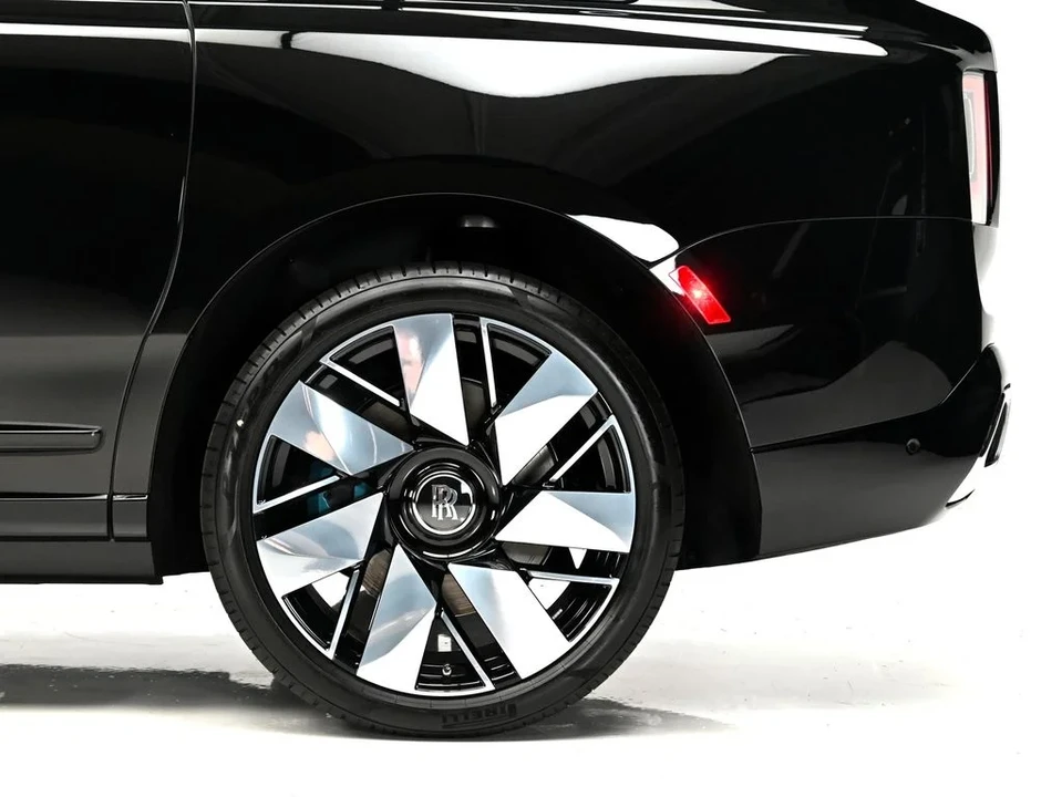 2027 Rolls-Royce Cullinan - Image 6 of 31
