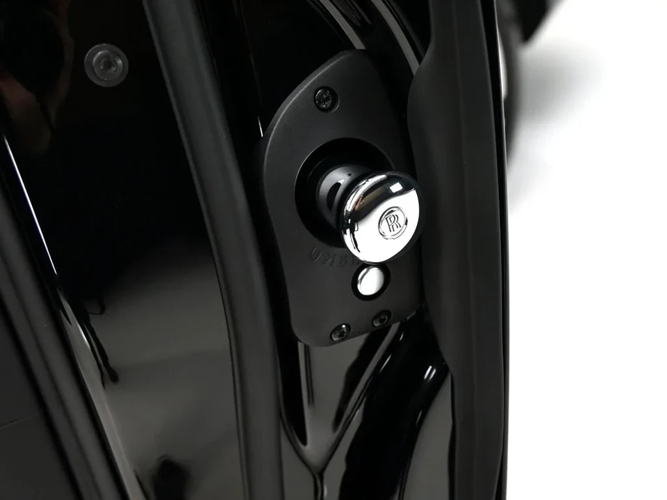 2027 Rolls-Royce Cullinan - Image 25 of 31
